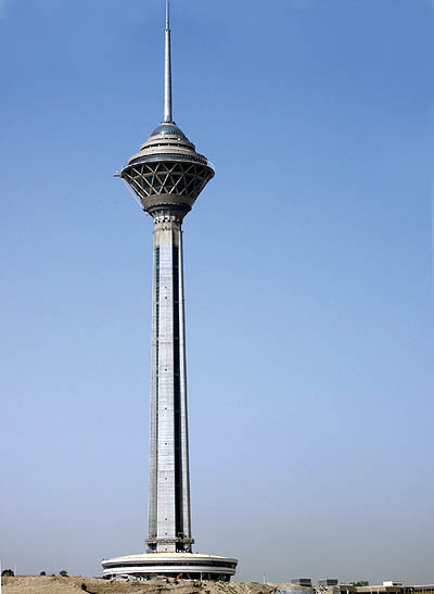 مدلسازی برج میلاد در پکیج آموزشی اتوکد و تری دی مکس